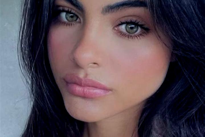 Isabella, 29, a red green-eyed indian companion based in Tocantinopolis. Offering GFE, Massage, Roleplay, BDSM. Available for incall and outcall, day and eve...