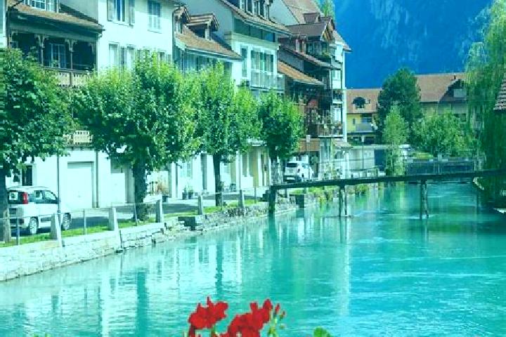 Isabella, 29 — Escort in Barschwil, Switzerland