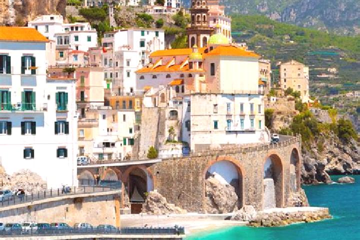 Isabella, 29 — Escort in Monzone, Italy