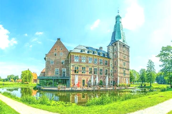 Isabella, 29 — Escort in Nachrodt-Wiblingwerde, Germany