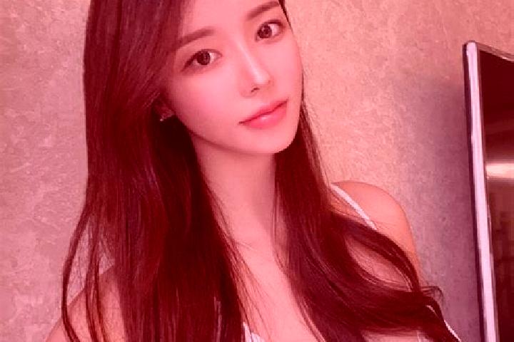 Isabella, 29 — Escort in Nengke, China