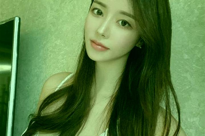 Isabella, 29 — Escort in Shicha, China