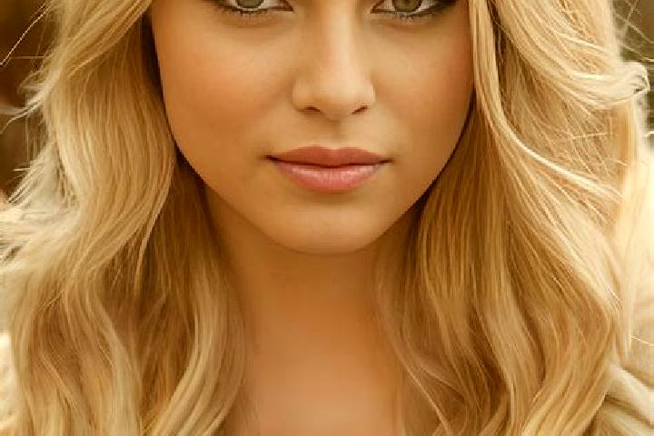 Isabella, 30, a blonde amber-eyed indian companion based in Osel ki. Offering Duos, Deep French Kissing, A-Level, Striptease, Dinner Date. Available for inca...