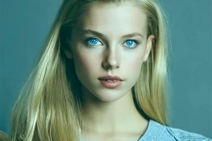 Isabella, 30, a blonde grey-eyed mixed companion based in Vaglio Basilicata. Offering Erotic Massage, Roleplay, Domination, Massage. Available for incall and...
