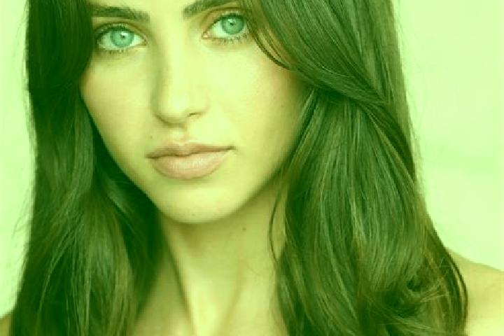 Isabella, 30, a brunette grey-eyed latina companion based in Ronneburg. Offering Erotic Massage, Massage, Striptease. Available for incall and outcall, day a...