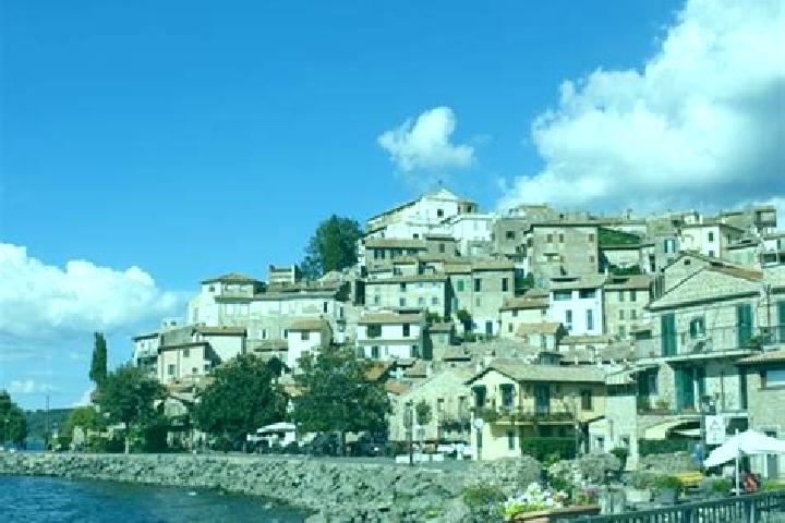 Isabella, 30 — Escort in Anguillara Sabazia, Italy