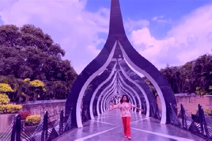 Isabella, 30 — Escort in Avaniyapuram, India