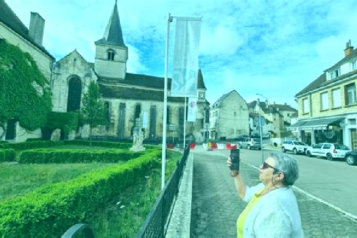 Isabella, 30 — Escort in Chatillon-sur-Colmont, France