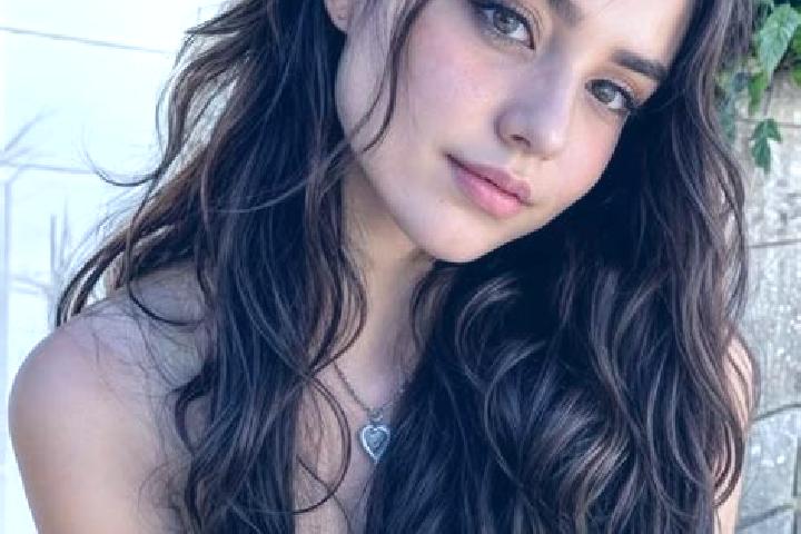 Isabella, 31, a auburn amber-eyed middle eastern companion based in Progreso de Allende. Offering Duos, A-Level, Dinner Date. Available for incall and outcal...