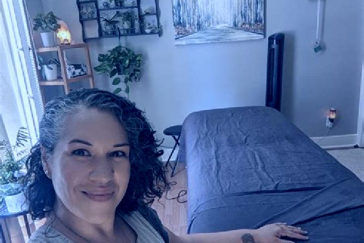 Isabella, 31, a black green-eyed mixed companion based in Ciruji Dua. Offering Erotic Massage, Tantra, Travel Companion, Massage, Party Girl. Available for i...