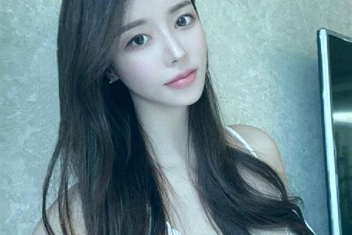 Isabella, 31 — Escort in Xinnong, China