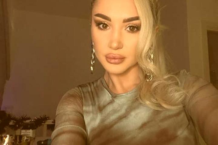 Isabella, 32, a blonde amber-eyed ebony companion based in Adenau. Offering Striptease, 69, GFE, Massage, Dinner Date. Available for incall and outcall, day ...