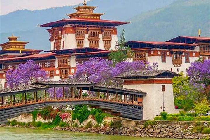 Isabella, 32 — Escort in Punakha, Bhutan