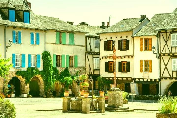 Isabella, 32 — Escort in Sauveterre-de-Rouergue, France