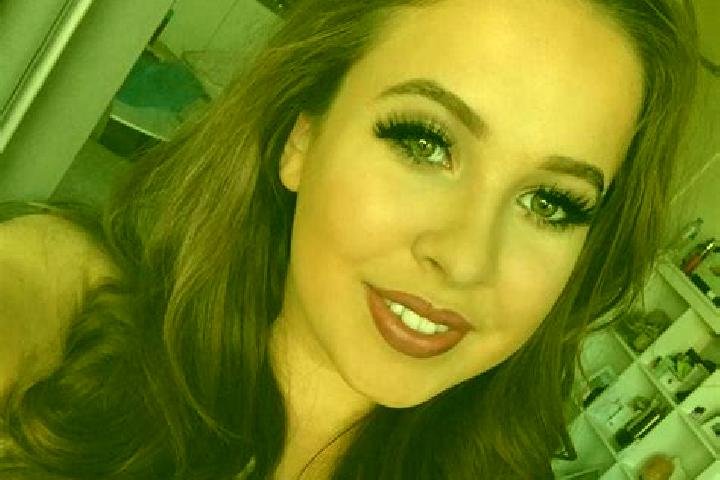 Isabella, 33, a auburn amber-eyed european companion based in Niederfeulen. Offering Erotic Massage, A-Level, BDSM, Prostate Massage, Domination. Available f...