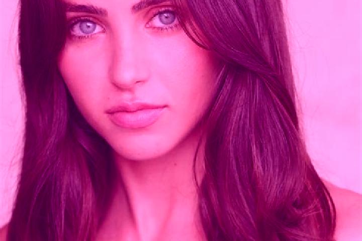 Isabella, 33, a brunette hazel-eyed indian companion based in Chitcani. Offering Dinner Date, Tantra. Available for incall and outcall, day and evening dates.