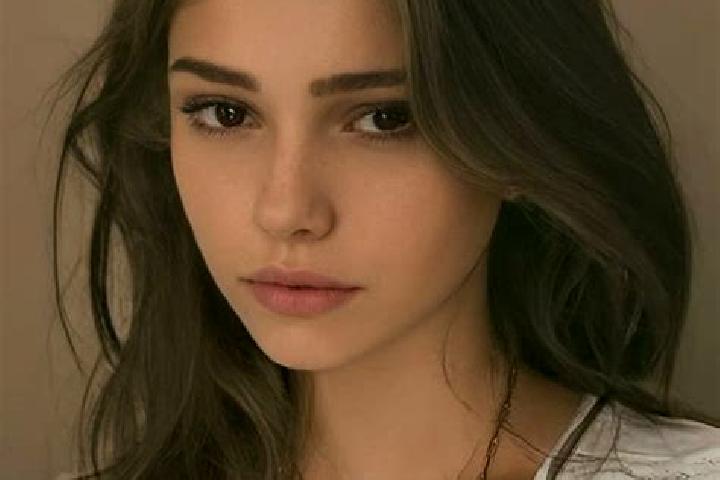 Isabella, 33, a chestnut dark-eyed slavic companion based in North Maclean. Offering Fetish, 69, Tantra, OWO. Available for incall and outcall, day and eveni...