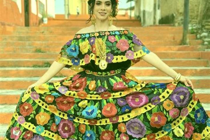 Isabella, 33, a chestnut hazel-eyed caucasian companion based in San Antonino Castillo Velasco. Offering Party Girl, Erotic Massage, OWO, Fetish, Couples. Av...