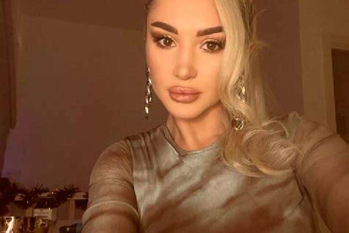 Isabella, 33, a dark blonde amber-eyed asian companion based in Buin. Offering GFE, Domination, BDSM, Fetish. Available for incall and outcall, day and eveni...