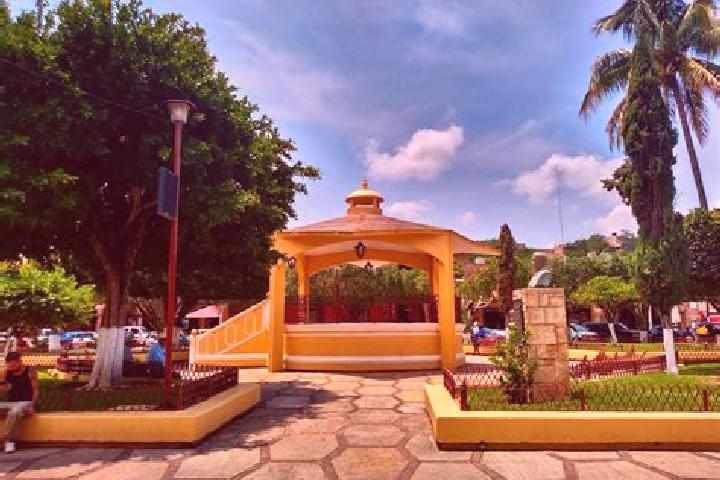 Isabella, 33 — Escort in Tecolotlan, Mexico