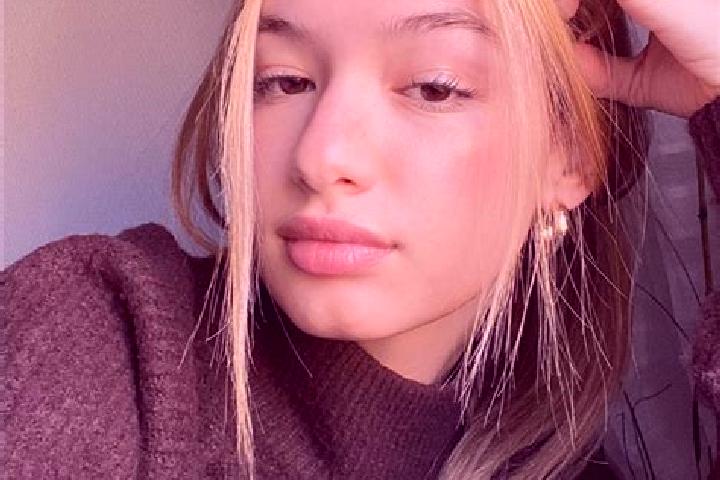 Isabella, 34, a blonde brown-eyed indian companion based in Chevire-le-Rouge. Offering Erotic Massage, Fetish, Dinner Date. Available for incall and outcall,...