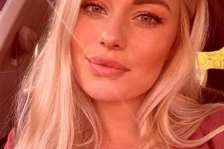Isabella, 34, a blonde hazel-eyed mixed companion based in Khambhaliya. Offering Duos, Girlfriend Experience, Domination. Available for incall and outcall, d...