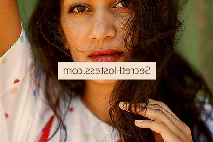 Isabella, 34, a red blue-eyed indian companion based in Beregazzo. Offering Overnight, Deep French Kissing, Erotic Massage, Dinner Date, Duos. Available for ...