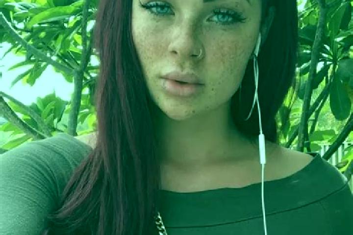 Isabella, 34, a red dark-eyed caribbean companion based in Mud. Offering OWO, Tantra, CIM. Available for incall and outcall, day and evening dates.