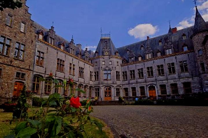 Isabella, 34 — Escort in Sainte-Ode, Belgium