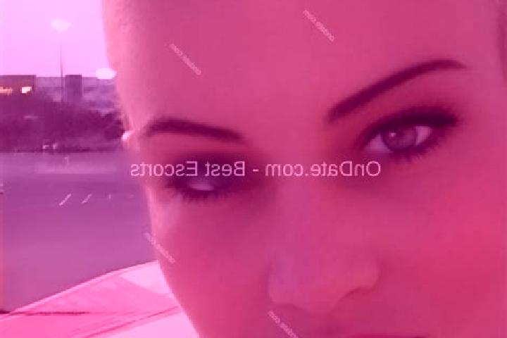 Isabella, 34 — Escort in Shiringushi, Russia