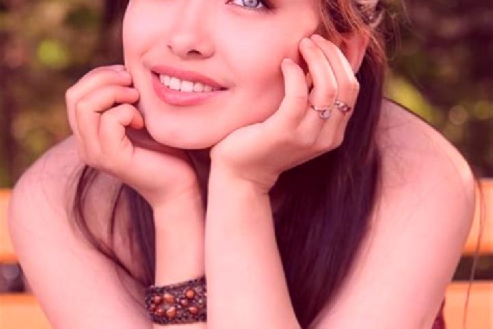 Isabella, 35, a auburn blue-eyed asian companion based in Tambulatana. Offering A-Level, Massage, 69. Available for incall and outcall, day and evening dates.