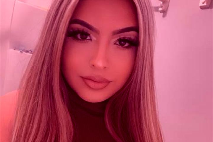 Isabella, 36, a auburn blue-eyed mixed companion based in Dukuhsawah. Offering Overnight, Erotic Massage, Dinner Date, Roleplay, Massage. Available for incal...