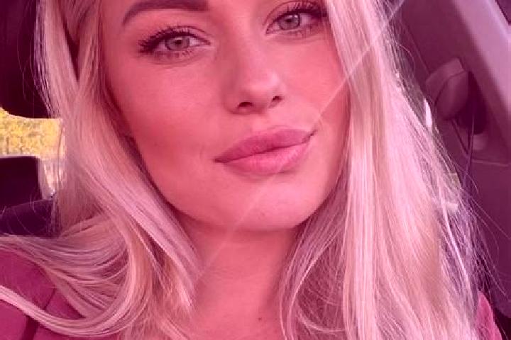 Isabella, 36, a blonde hazel-eyed mixed companion based in Saginli. Offering A-Level, CIM, Couples, Domination. Available for incall and outcall, overnight b...