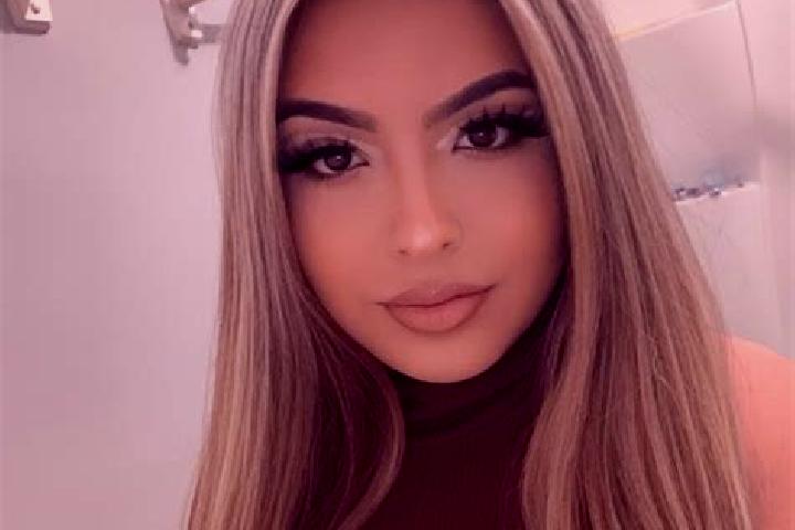 Isabella, 36, a red blue-eyed mixed companion based in Presil. Offering Erotic Massage, Striptease, Duos. Available for incall and outcall, day and evening d...