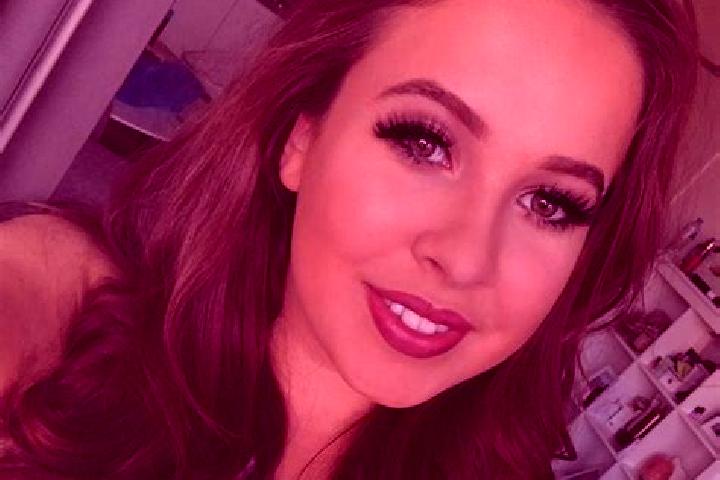 Isabella, 36, a red grey-eyed mediterranean companion based in Aldwald. Offering Overnight, Party Girl, Striptease, Deep French Kissing. Available for incall...