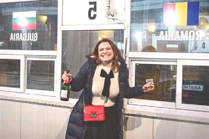 Isabella, 36 — Escort in Dimacheni, Romania