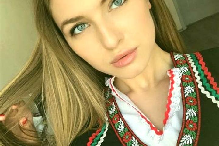 Isabella, 37, a brunette green-eyed slavic companion based in Kalka. Offering Fetish, Overnight, Domination. Available for incall and outcall, overnight book...