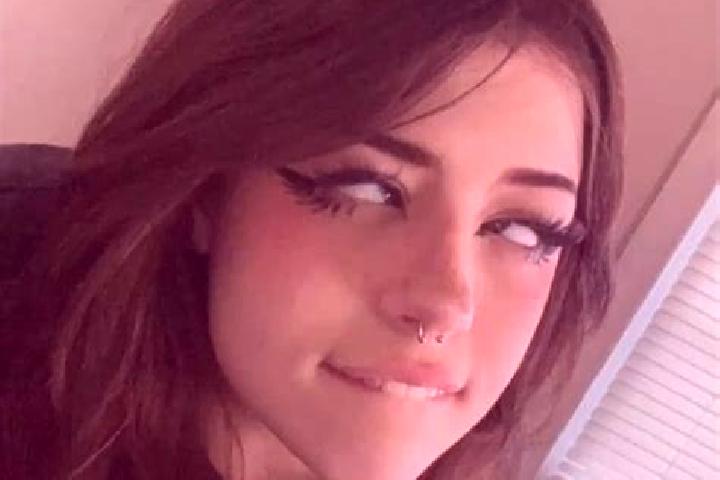 Isabella, 38, a brunette dark-eyed slavic companion based in Malfa. Offering Roleplay, OWO. Available for incall and outcall, day and evening dates.