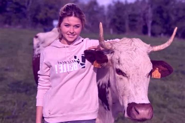 Isabella, 38 — Escort in Neronde, France