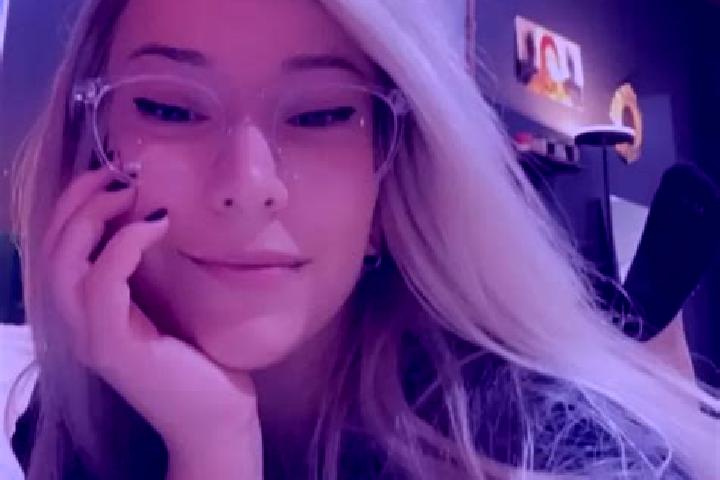Isabella, 39, a blonde grey-eyed mixed companion based in Peralam. Offering Massage, Duos, Erotic Massage. Available for incall and outcall, day and evening ...