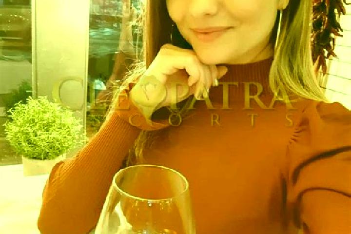 Isabella, 39, a chestnut dark-eyed european companion based in Khark. Offering BDSM, GFE, Dinner Date, OWO. Available for incall and outcall, day and evening...
