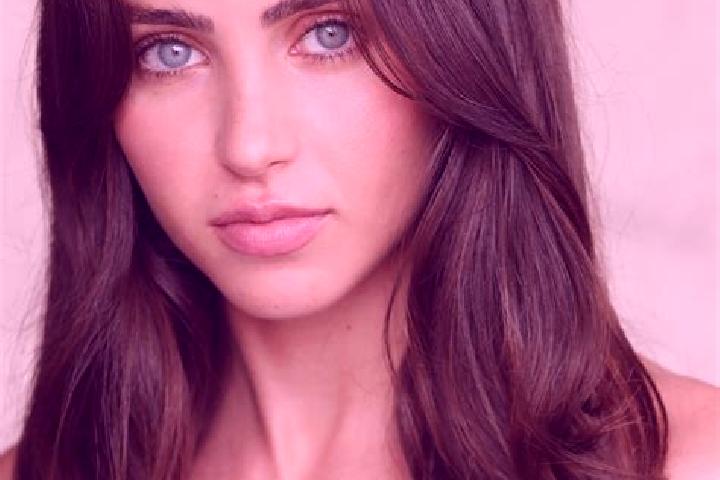 Ivy, 20, a auburn brown-eyed latina companion based in Douai. Offering Erotic Massage, A-Level, Striptease. Available for incall and outcall, overnight booki...