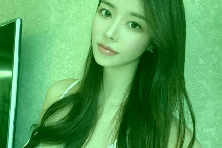 Ivy, 20 — Escort in Dengtang, China