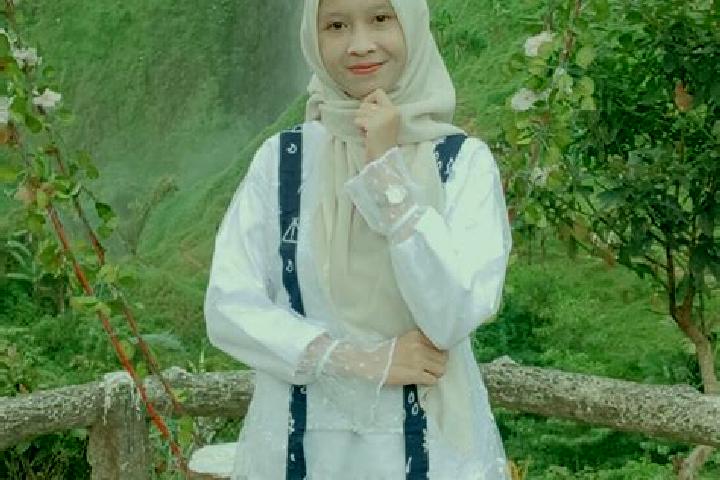 Ivy, 20 — Escort in Gelarpadang, Indonesia