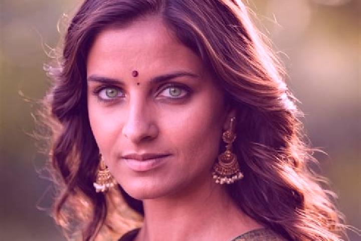 Ivy, 21, a brunette green-eyed indian companion based in Kobang. Offering Tantra, Duos, Overnight, BDSM. Available for incall and outcall, overnight bookings...
