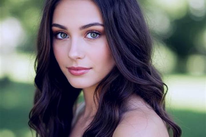 Ivy, 21, a brunette hazel-eyed caribbean companion based in Pocepice. Offering Prostate Massage, Erotic Massage, Dinner Date. Available for incall and outcal...