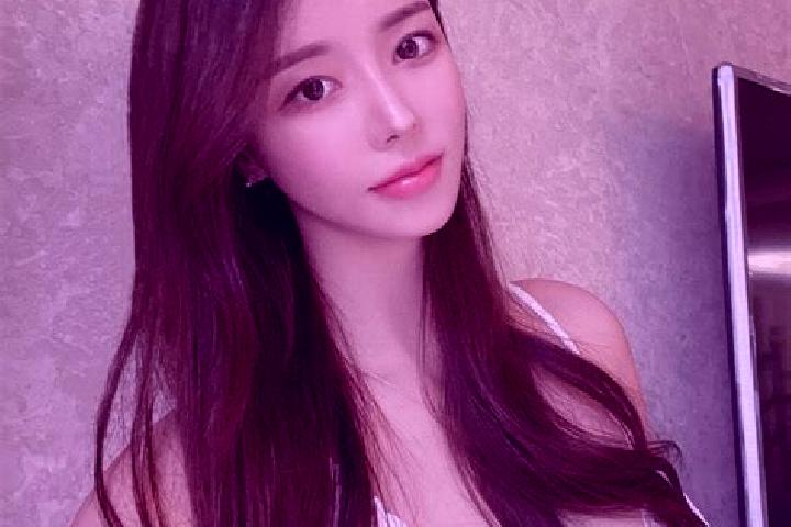Ivy, 21 — Escort in Alquines, France