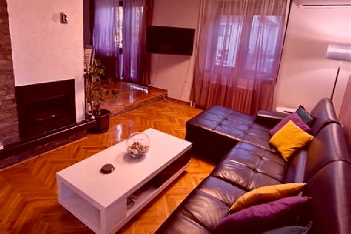 Ivy, 21 — Escort in Kamenica, Serbia