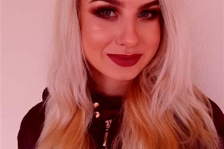 Ivy, 21 — Escort in Rzasnia, Poland