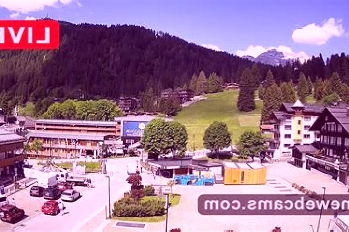 Ivy, 22, a black blue-eyed indian companion based in Madonna di Campiglio. Offering Erotic Massage, Dinner Date, Striptease, Couples. Available for incall an...